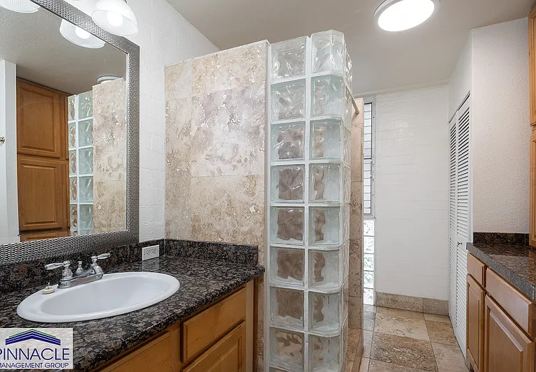240 Liliuokalani Ave #302 — Photo 9