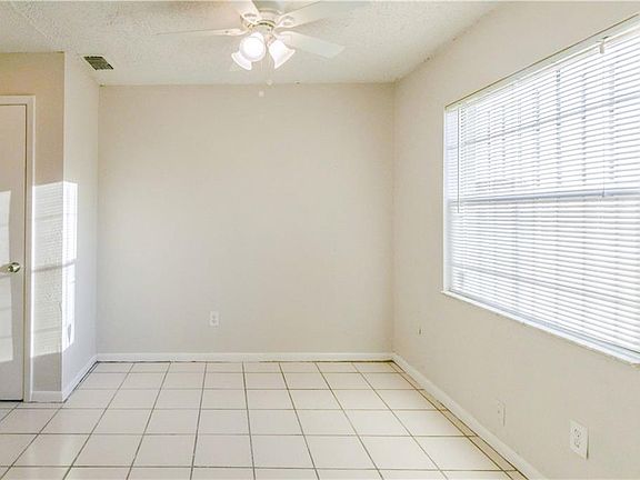 5th image of 601 Cornelia Ct