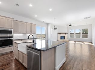 613 Brazos Dr, Van Alstyne, TX 75495