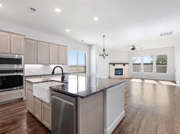 613 Brazos Dr, Van Alstyne, TX 75495