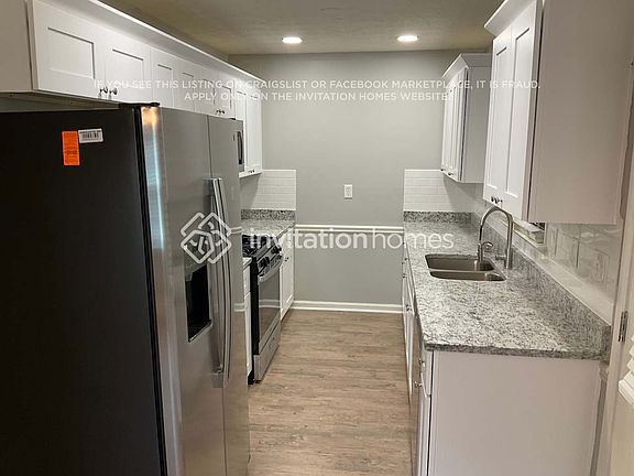 3rd image of 3788 Trenton Dr