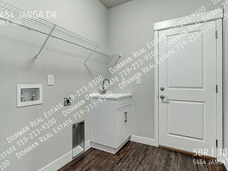 5454 Janga Dr — Photo 32