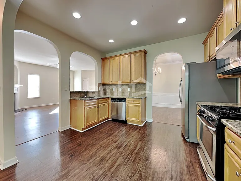 1470 Rose Terrace Cir — Photo 3