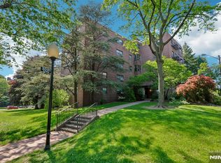 3031 Edwin Ave APT 4H, Fort Lee, NJ 07024