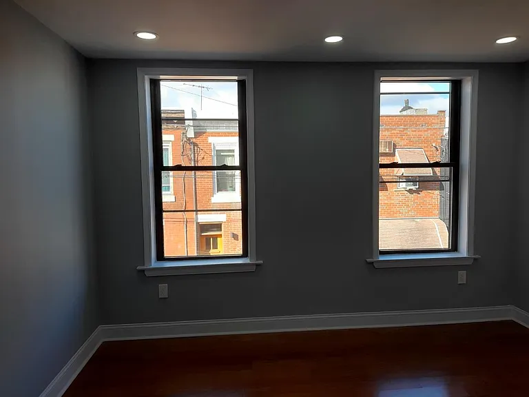 1729 S Hicks St — Photo 11