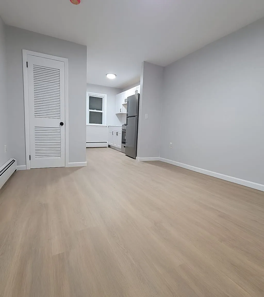 Studio, $1,250 — Photo 3