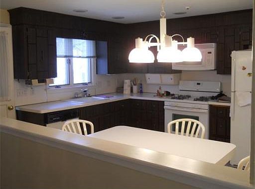 3rd image of 15 Ledge Hill St