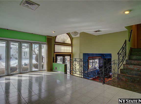 5th image of 443 Clearmeadow Dr
