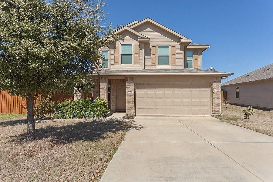 1st image of 1909 E Dickey Dr