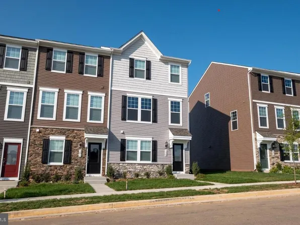 94 Coolidge Ave, Ranson, WV 25438