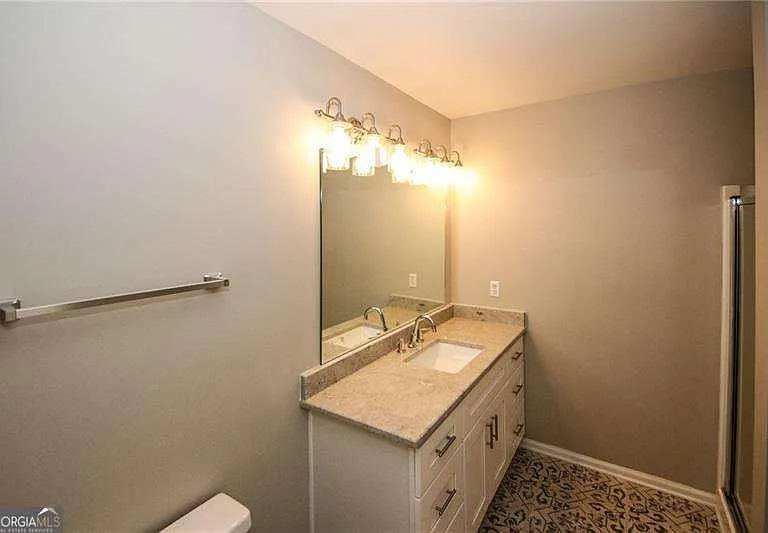 121 Stoneforest Dr — Photo 29