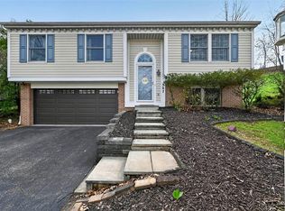 307 Lawrence Pl, Coraopolis, PA 15108