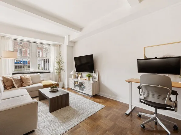 299 W 12th St APT 1F, New York, NY 10014