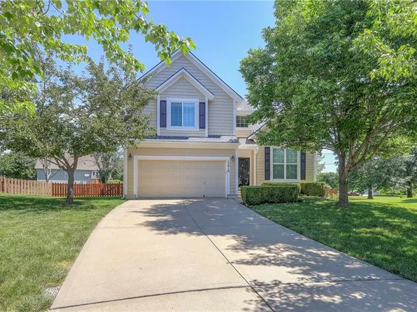 15619 S Brougham Dr, Olathe, KS 66062