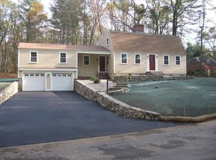 23 Newbury Rd, Ipswich, MA 01938