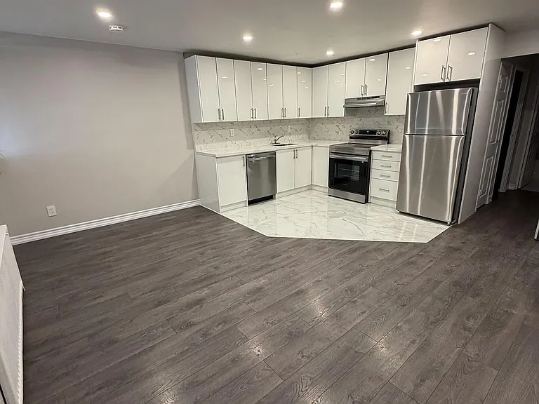 180 Vaughan Rd #101 — Photo 2
