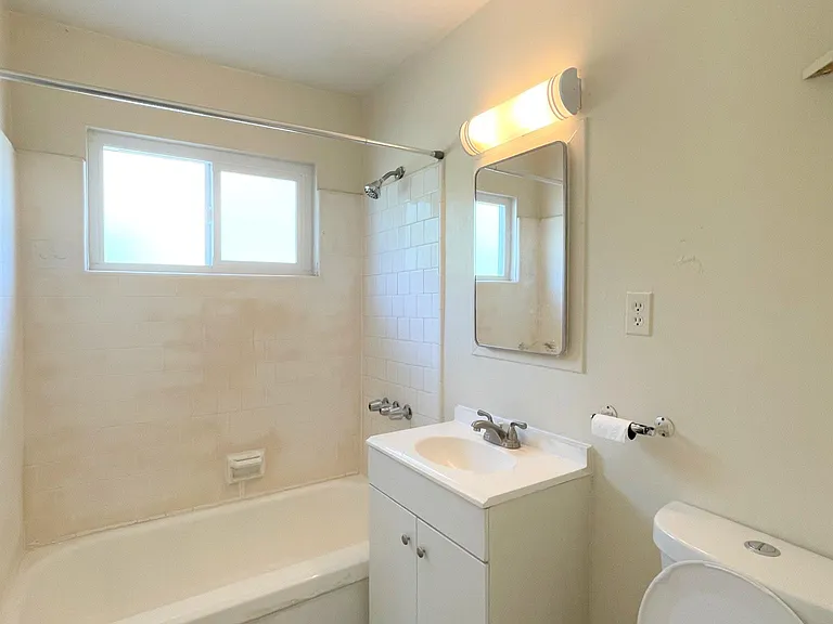 5174 San Bernardino St #E — Photo 8
