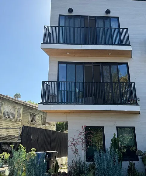 966 Sanborn Ave #B — Photo 2