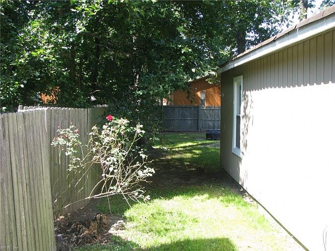 2nd image of 819 12th St