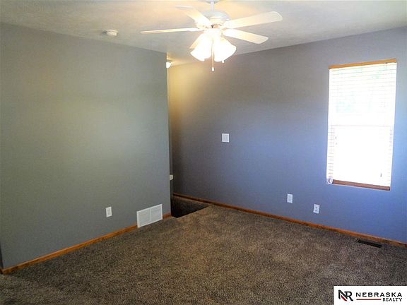 3rd image of 4413 S 34th St