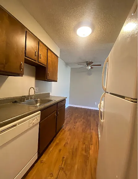 Prospect Pointe Apartments — Photo 10