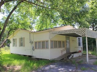 576 Rain Forest Rd, Onalaska, TX 77360