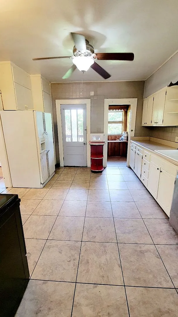 305 Lyndhurst Street — Photo 3