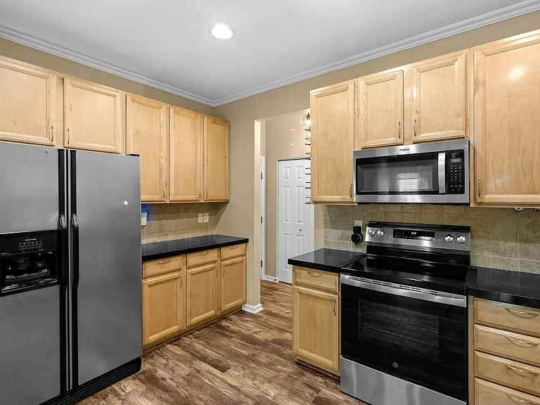 3510 King Edward Way — Photo 18