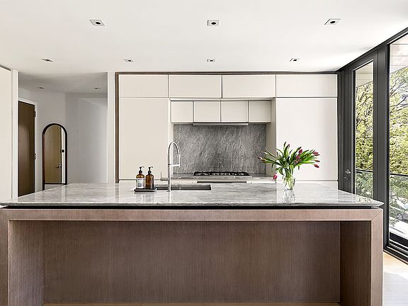 2nd image of 225 14th St #301