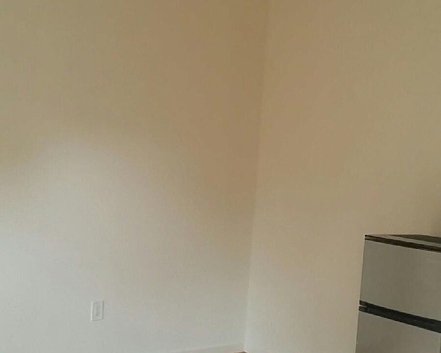 2nd image of 3740 Maple Ave #3742-3/4