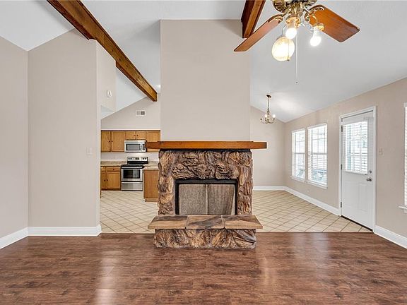 5th image of 2728 Pin Oak Dr