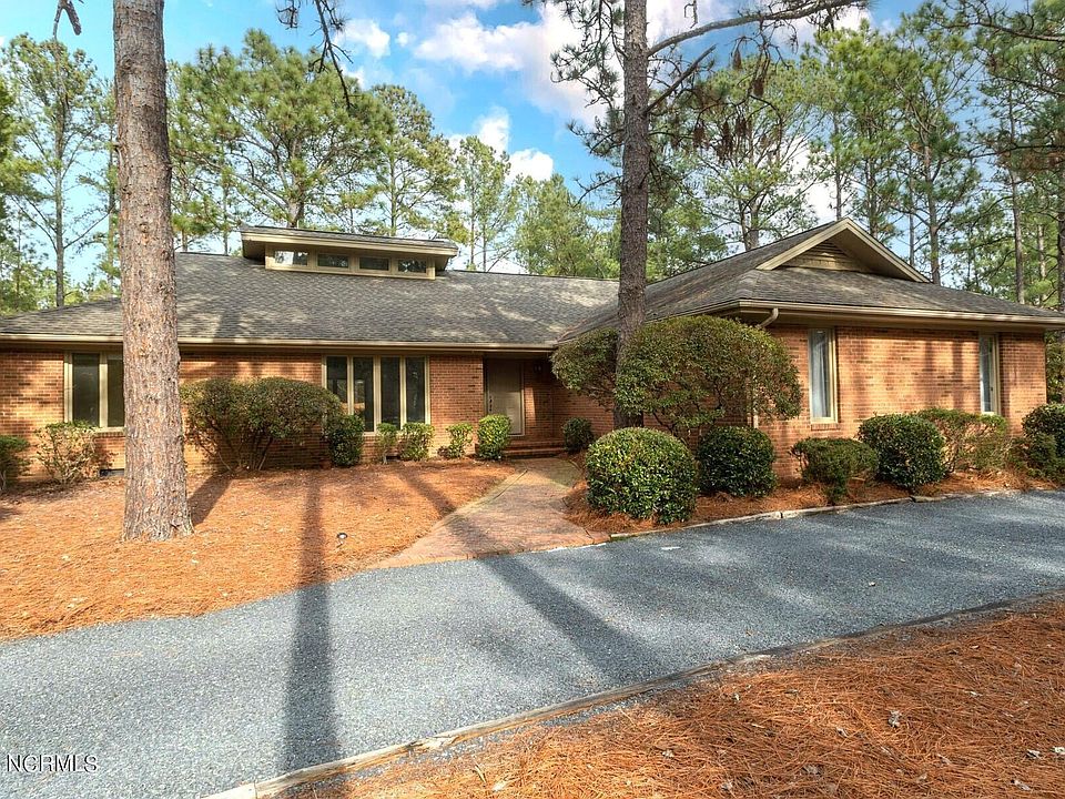 1st image of 330 Sugar Pine Dr