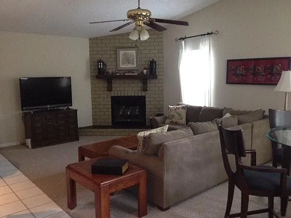 3 bed, 1413 sqft, $2,900 — Photo 3