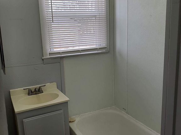 3rd image of 302 N Center Ave APT 1