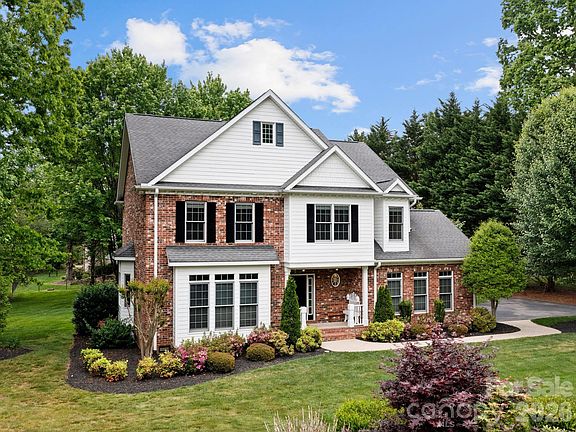 5th image of 103 Berry Hill Dr #10