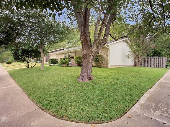 2nd image of 10008 Dorset Dr