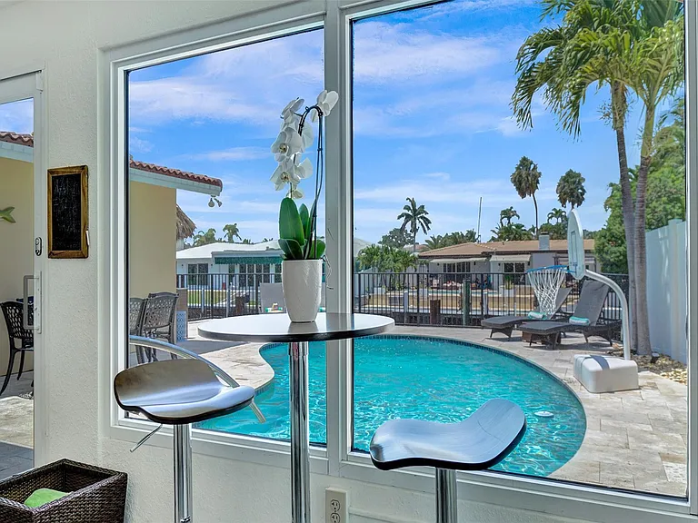 2051 Coral Reef Dr — Photo 23