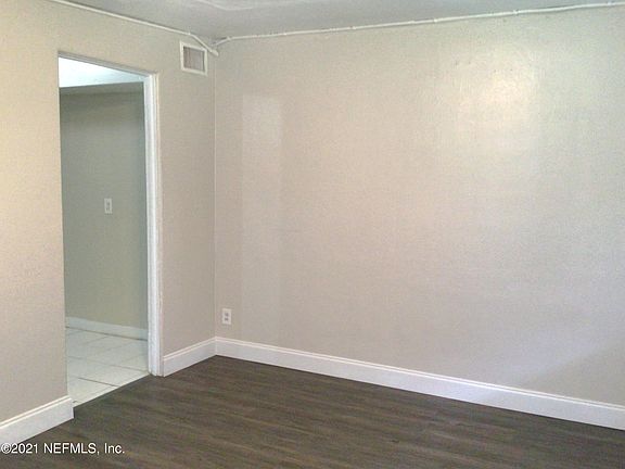 3rd image of 4974 Paris Ave