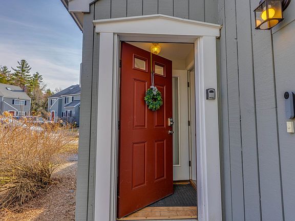 5th image of 10 Monroe Drive #101