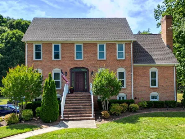 107 Merrywood Dr, Forest, VA 24551