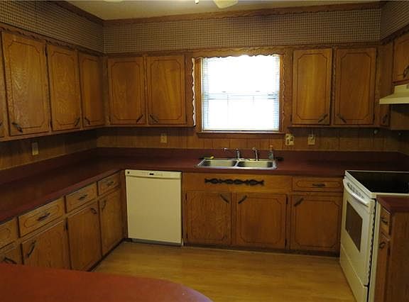 2nd image of 409 Harrelson Dr