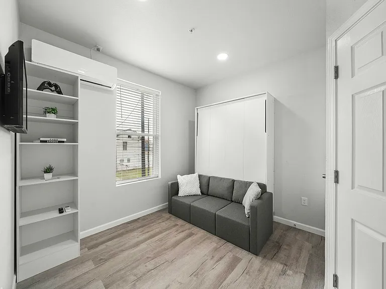 2813 Church St #F — Photo 12