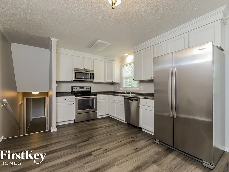 2312 Barnsley Ct — Photo 5