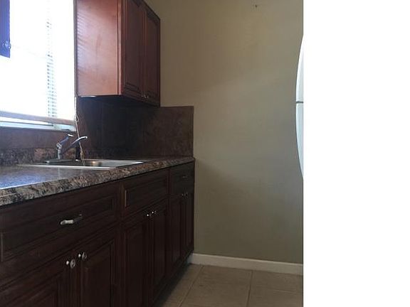3rd image of 925 NW 30th Ct APT 4