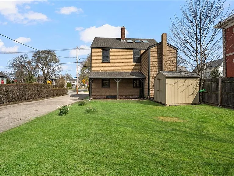 14 Elm St — Photo 38