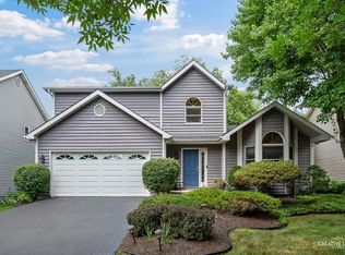 567 Roxbury Dr, Naperville, IL 60565