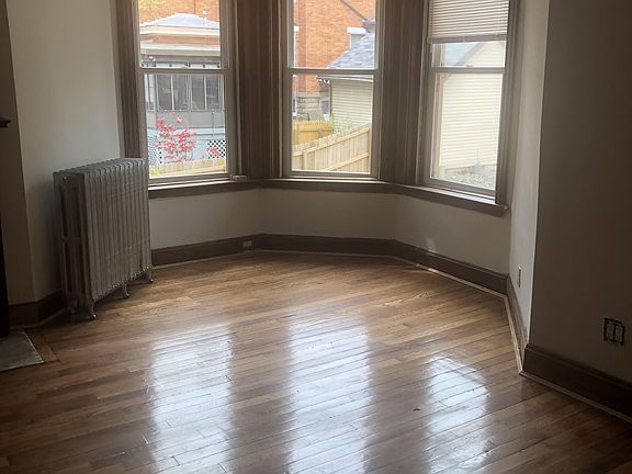2nd image of 2415 Maplewood Ave #10533391