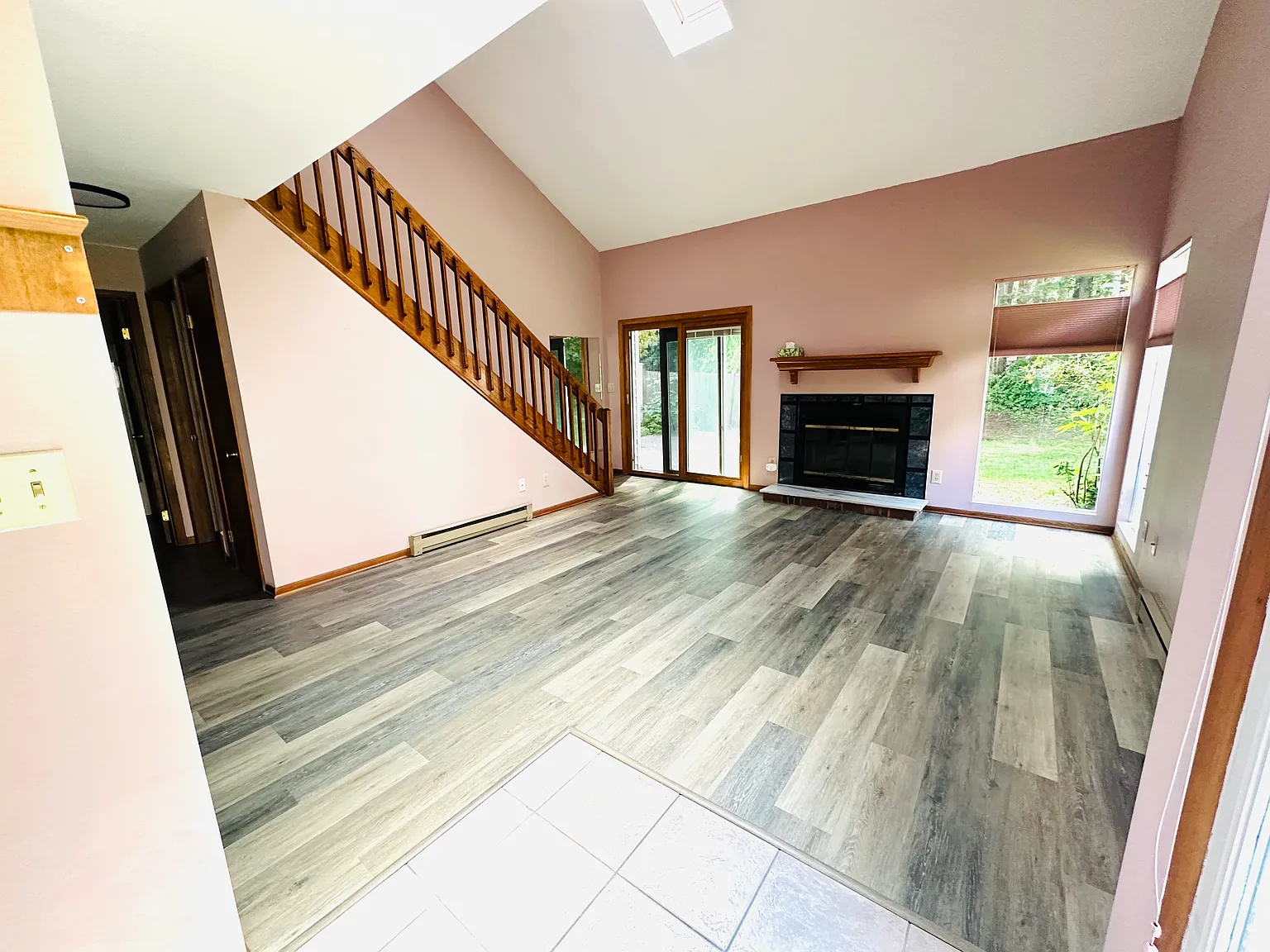 3 bed, 1227 sqft, $2,400 — Photo 3