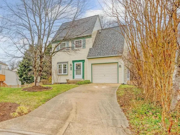 15 Darian Ct, Sterling, VA 20165