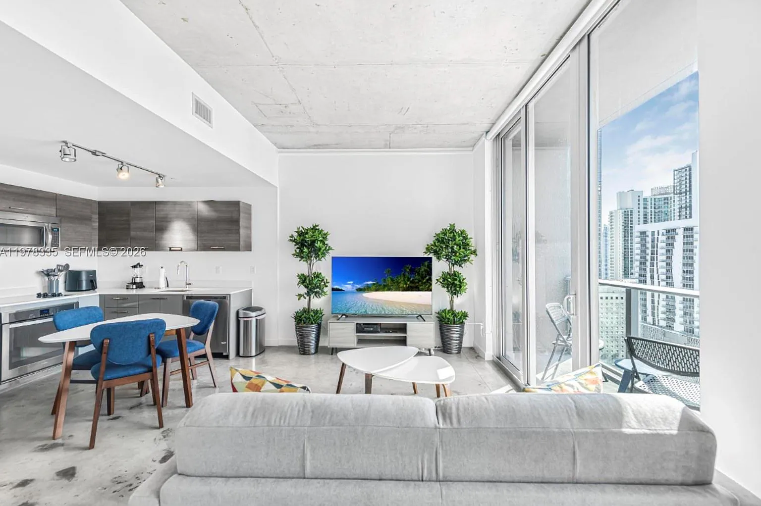 Centro Condo — Photo 2